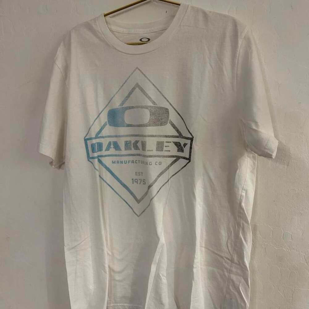 Oakley Manufacturing Co T-Shirt Size XL/TG White Graphic Tee